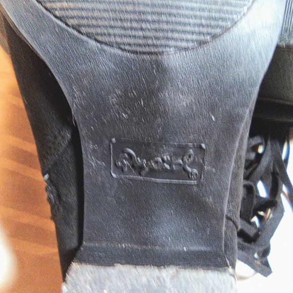 Fringed Ankle Boots - Picture 3 of 9